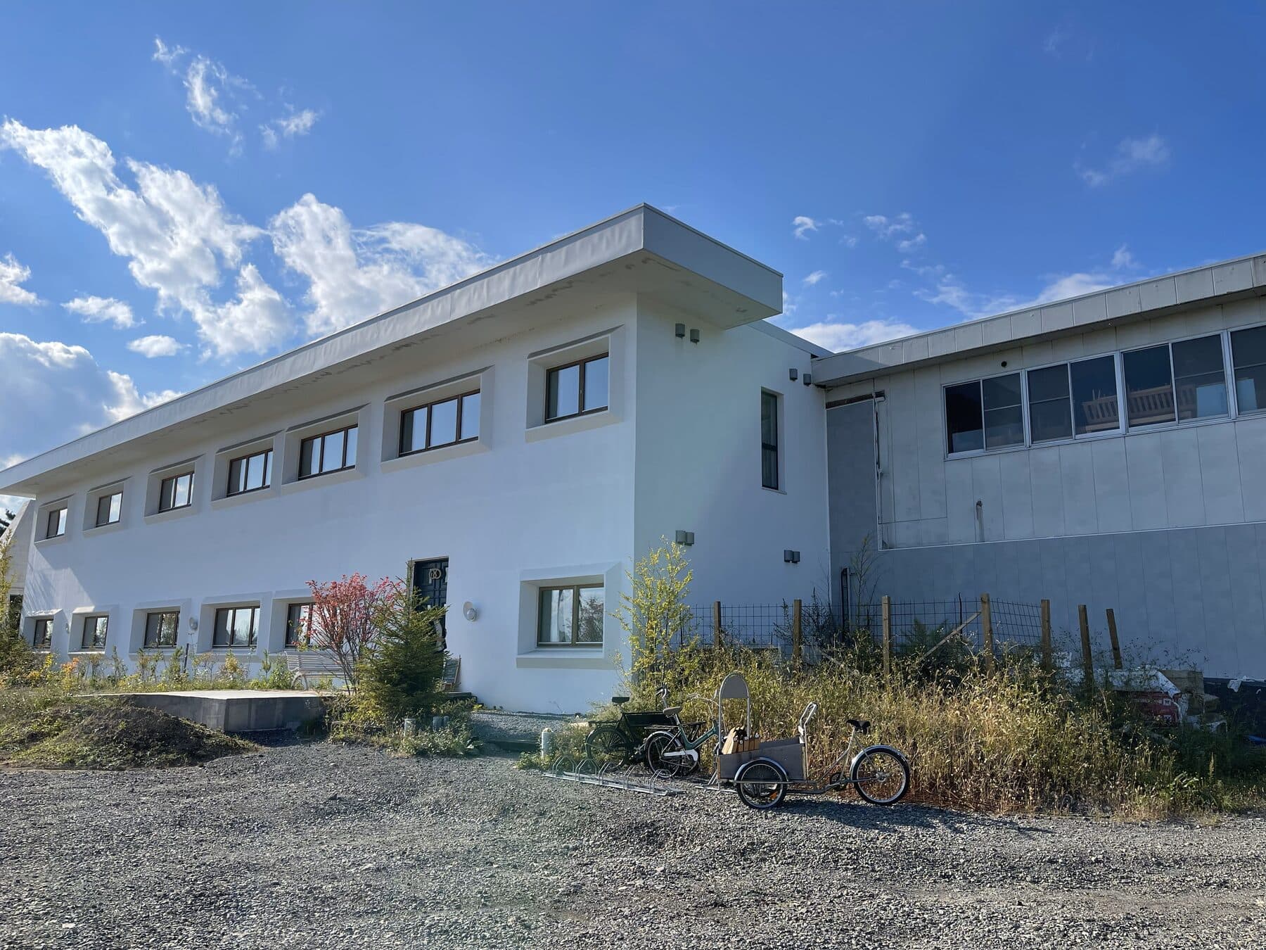 浅間上昇個別指導Academyが入る still の外観